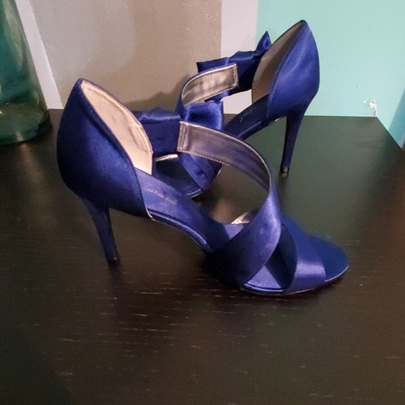 Dressy heels - Picture 2 of 2